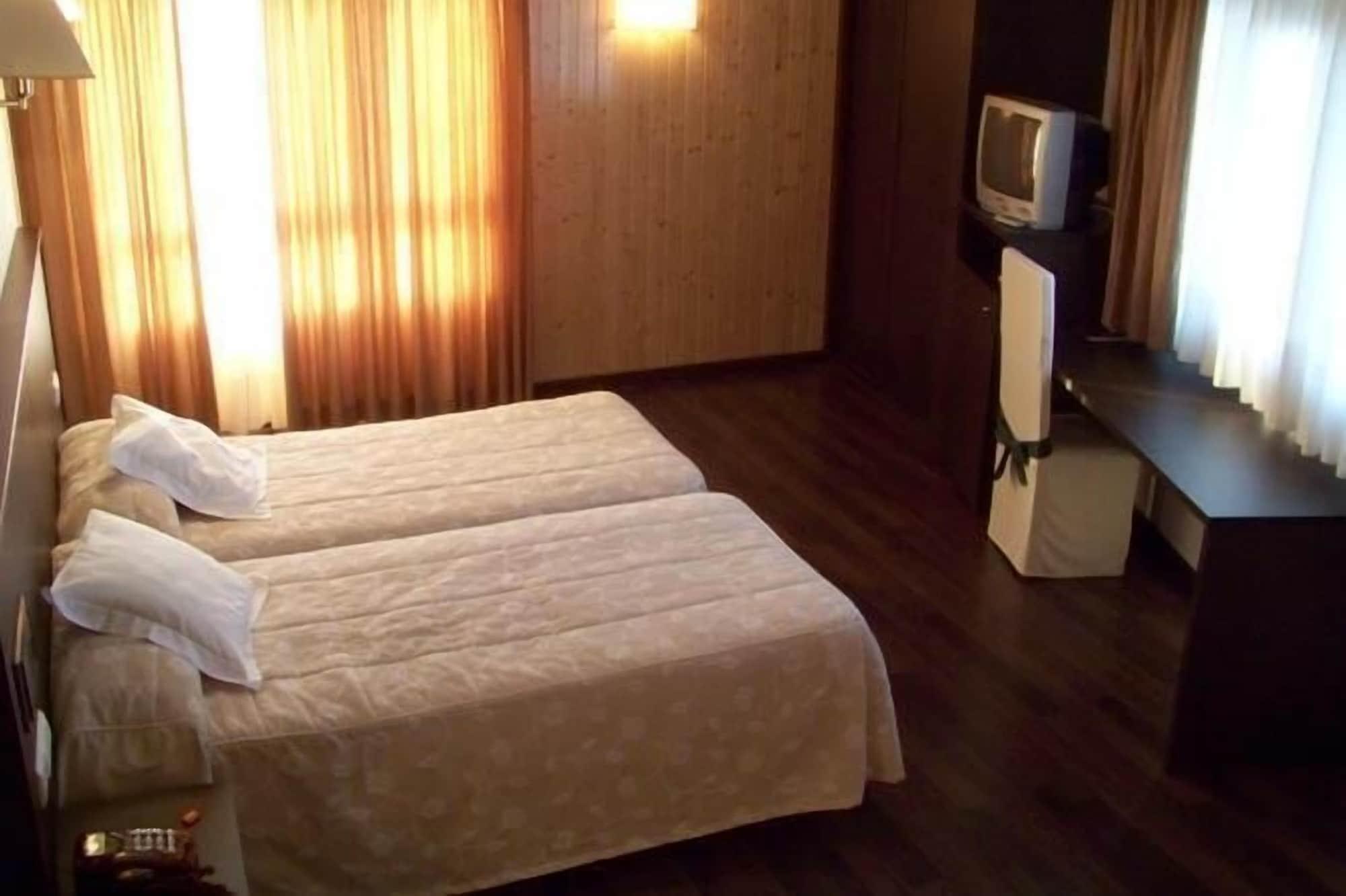 Hotel Park Нойя Экстерьер фото