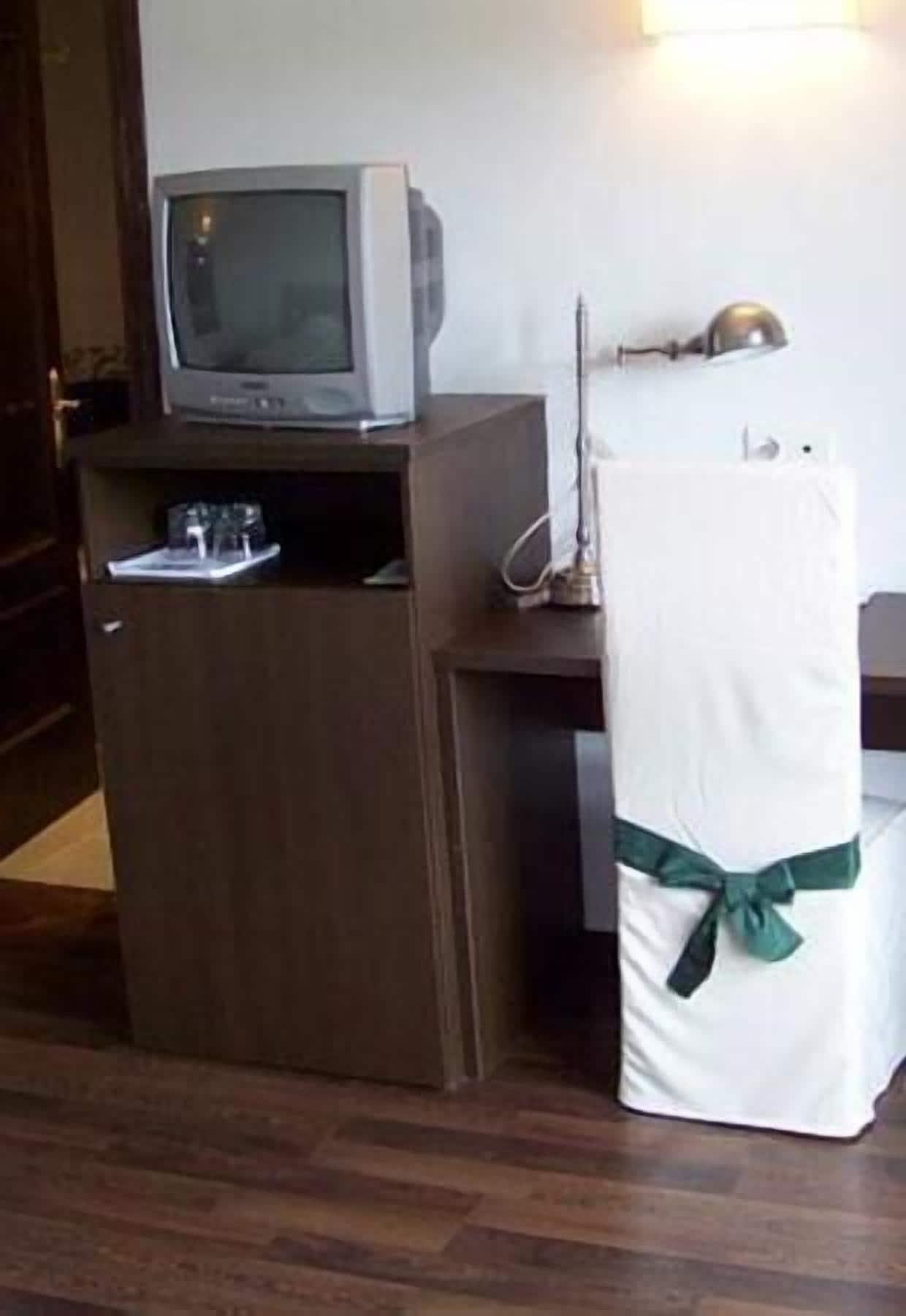 Hotel Park Нойя Экстерьер фото